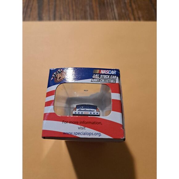 2007 Dale Earnhardt Jr #8 Budweiser Stars Stripes NASCAR 1:87 Die-Cast Race Car - Picture 5 of 6